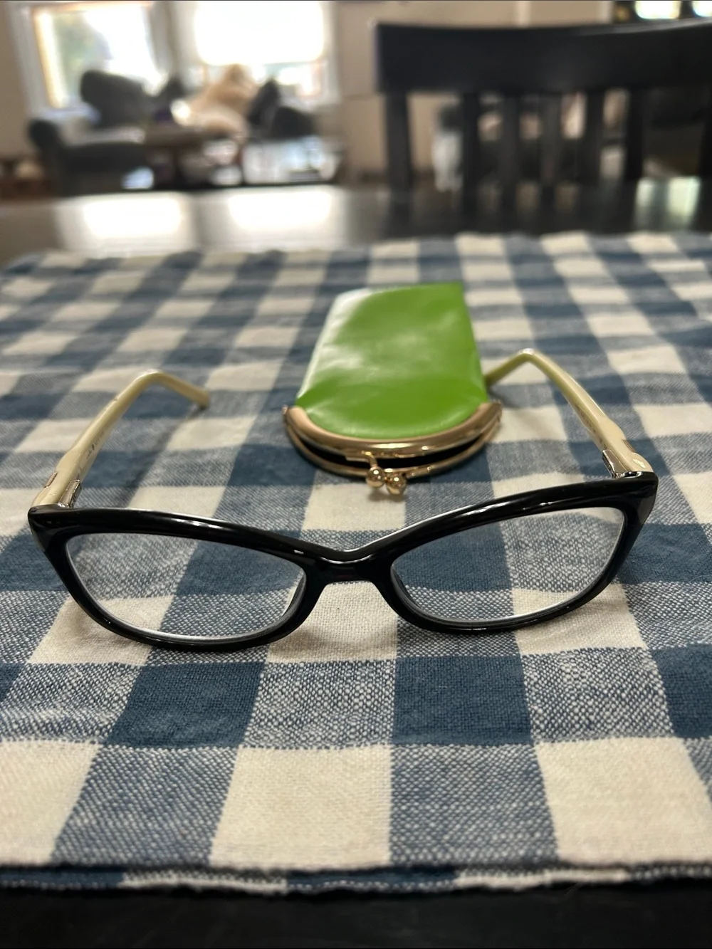 kate spade Black Frame Reading Glasses with Green Case